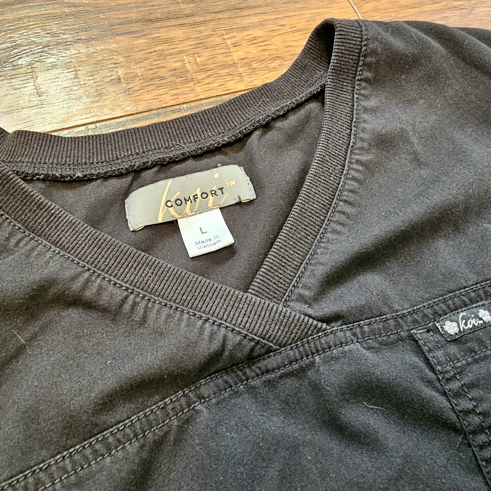 Koi Comfort Women's Black V-Neck Scrub Top Size L - Picture 2 of 4